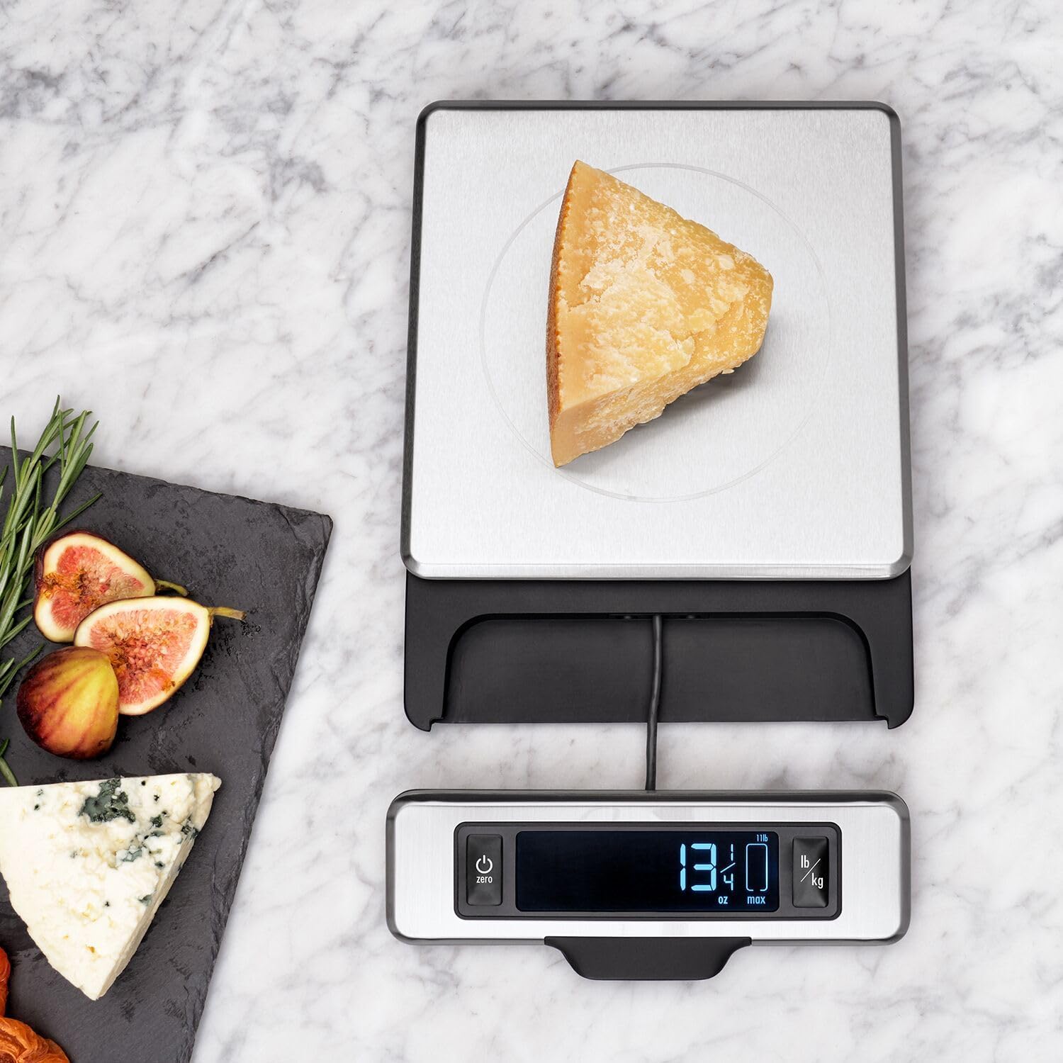 OXO Good Grips Scale diseño sin cables para una cocina limpia.