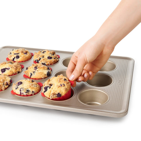 OXO Good Grips: interior suave antiadherente facilita el desmolde.
