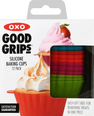 OXO Good Grips: pestañas de desmolde para liberar muffins sin marcas.
