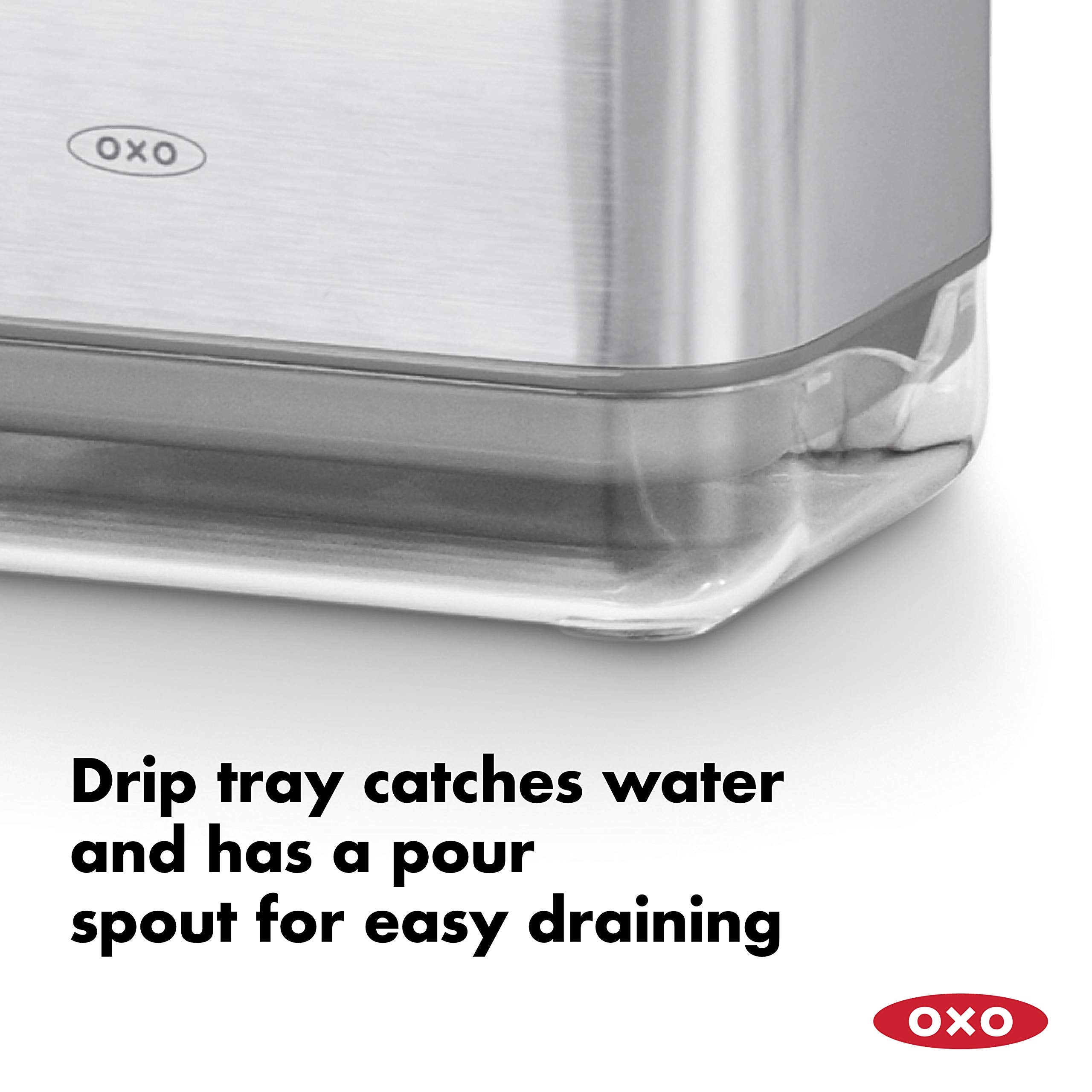 Bandeja de drenaje con boquilla de OXO Good Grips Sinkware Caddy.