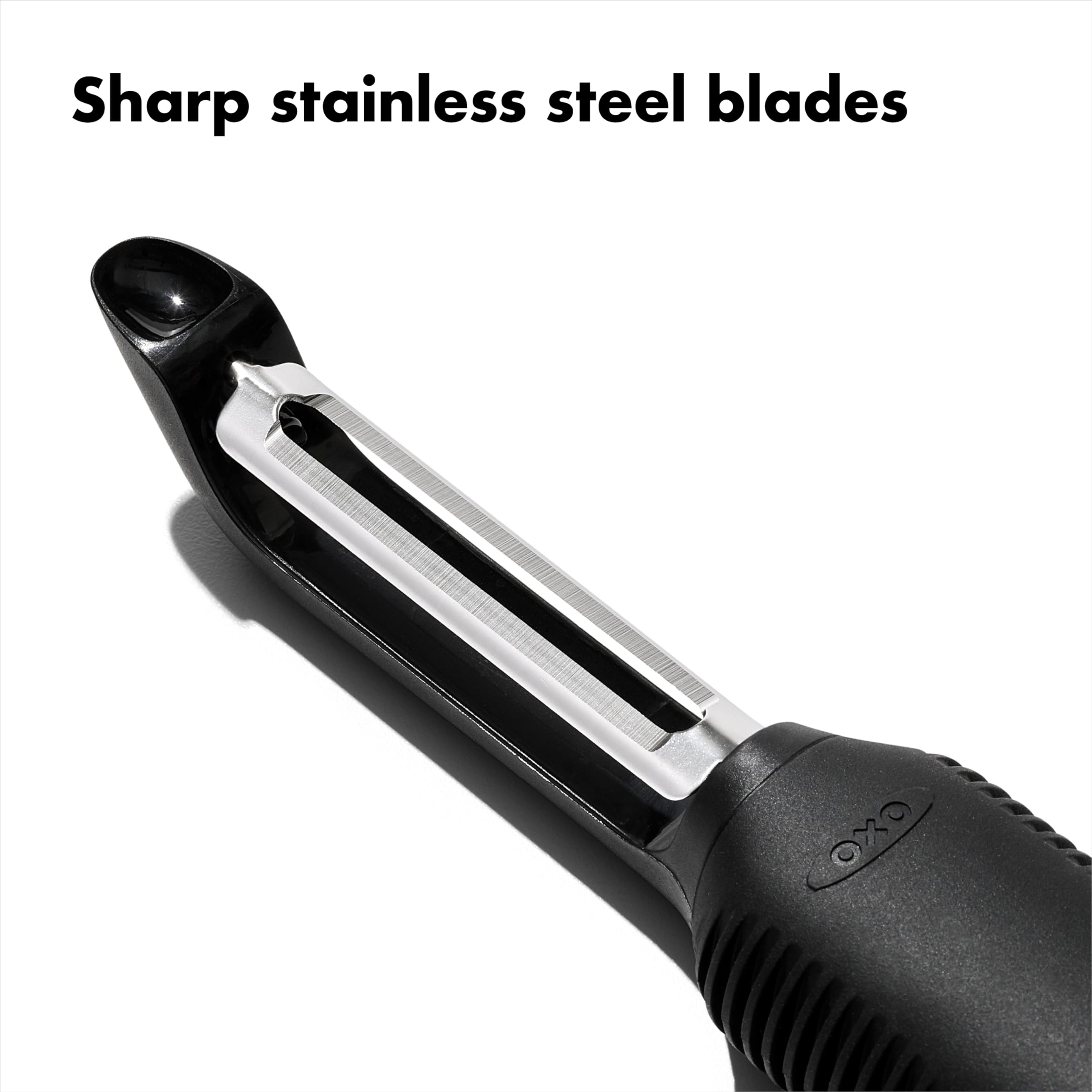 OXO Good Grips Pelador giratorio con mango ergonómico para uso prolongado.
