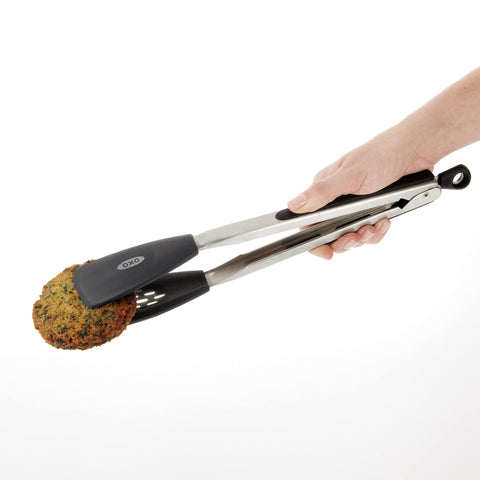 OXO Good Grips cabeza perforada permite escurrir grasa sin esfuerzo.