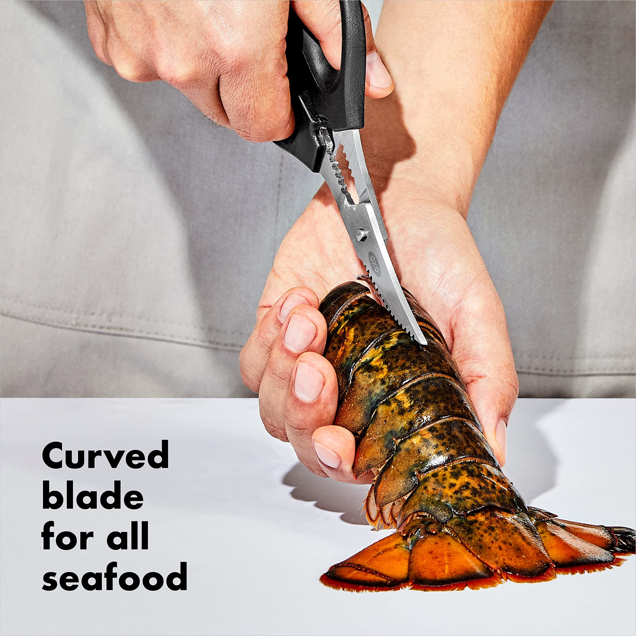 OXO Good Grips: triturador integrado entre mangos para abrir mariscos.