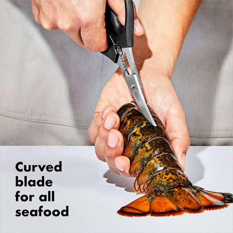 OXO Good Grips: triturador integrado entre mangos para abrir mariscos.