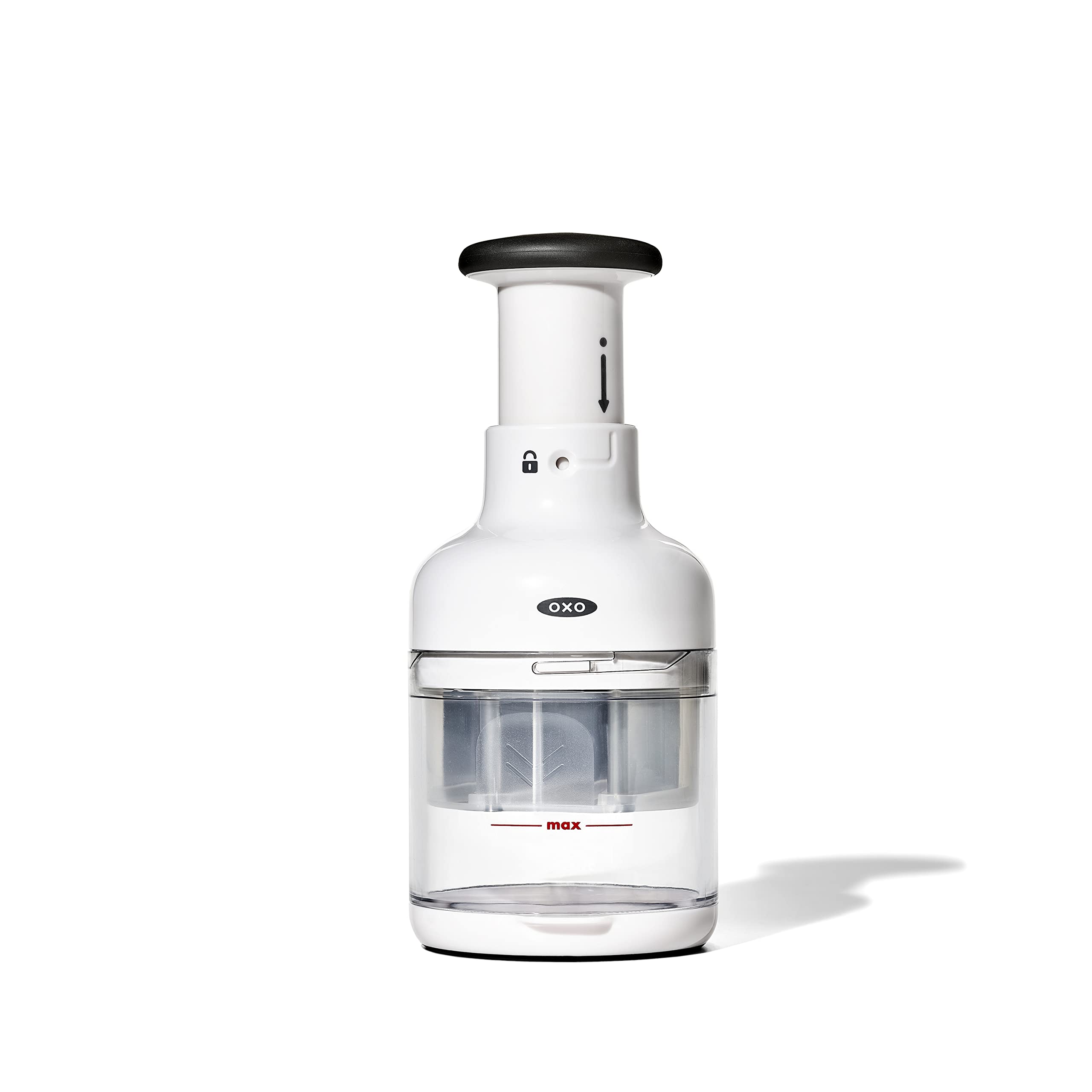 OXO Good Grips Vegetable Chopper: cuchilla afilada para cortes rápidos y uniformes.