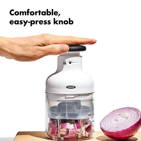 OXO Good Grips Vegetable Chopper: fácil desarme para limpieza rápida.