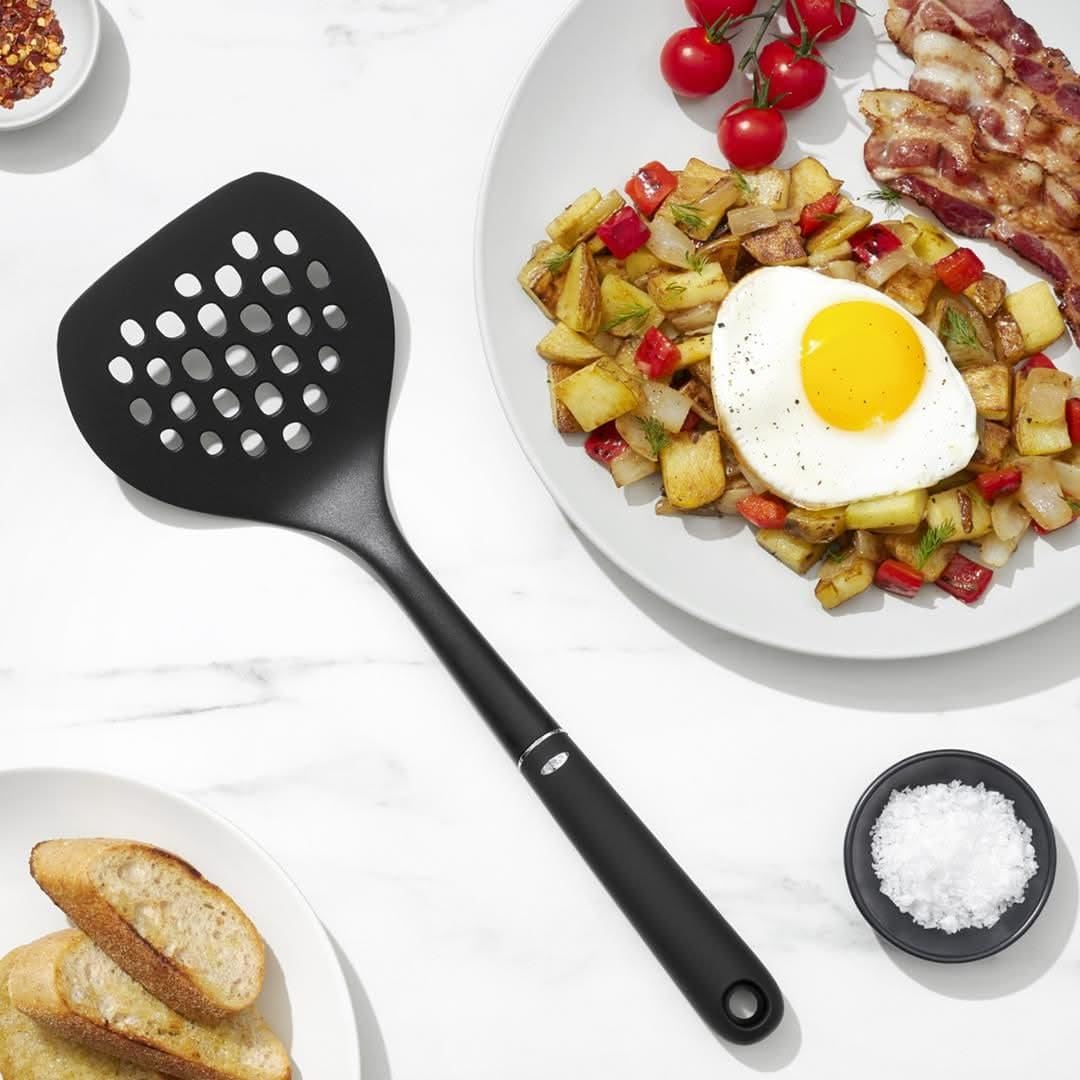 OXO Good Grips volteador nylon alta temperatura para cocinar sin dañar sartenes