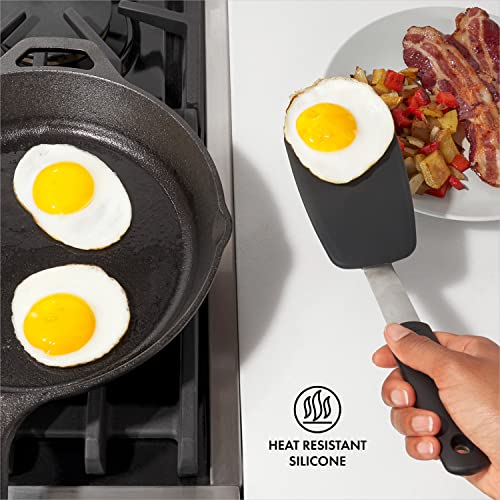 Mango suave antideslizante de OXO Good Grips para control total al cocinar.