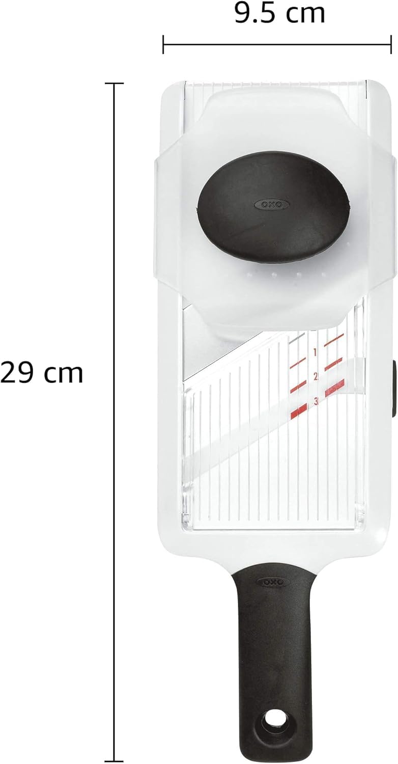 Rebanado versátil con la Mandolina OXO Good Grips para verduras y frutas.