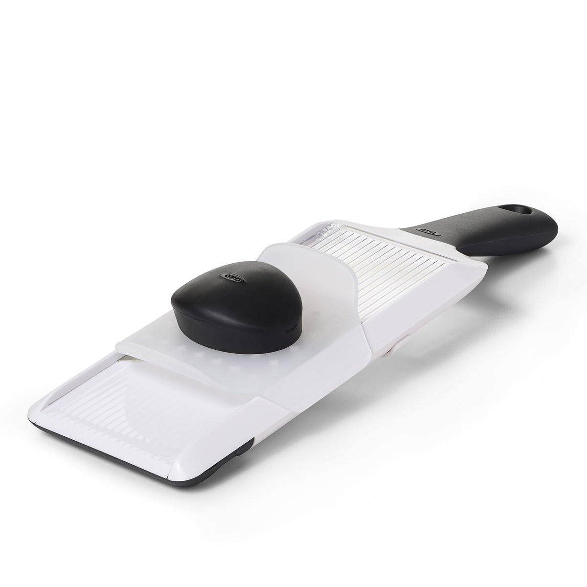 Mandolina OXO Good Grips con 1 mm para cortes precisos.