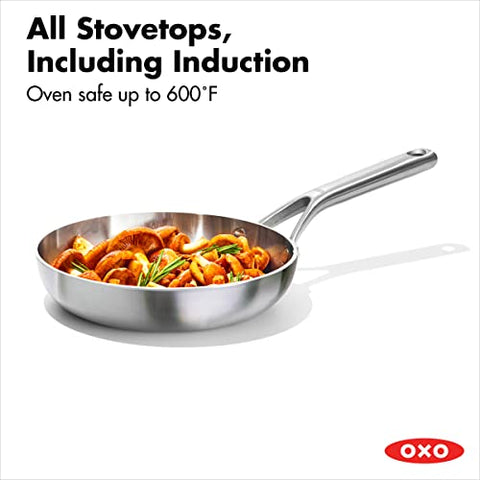 Sartén OXO Mira 8 pulgadas, mango ergonómico, manejo cómodo.