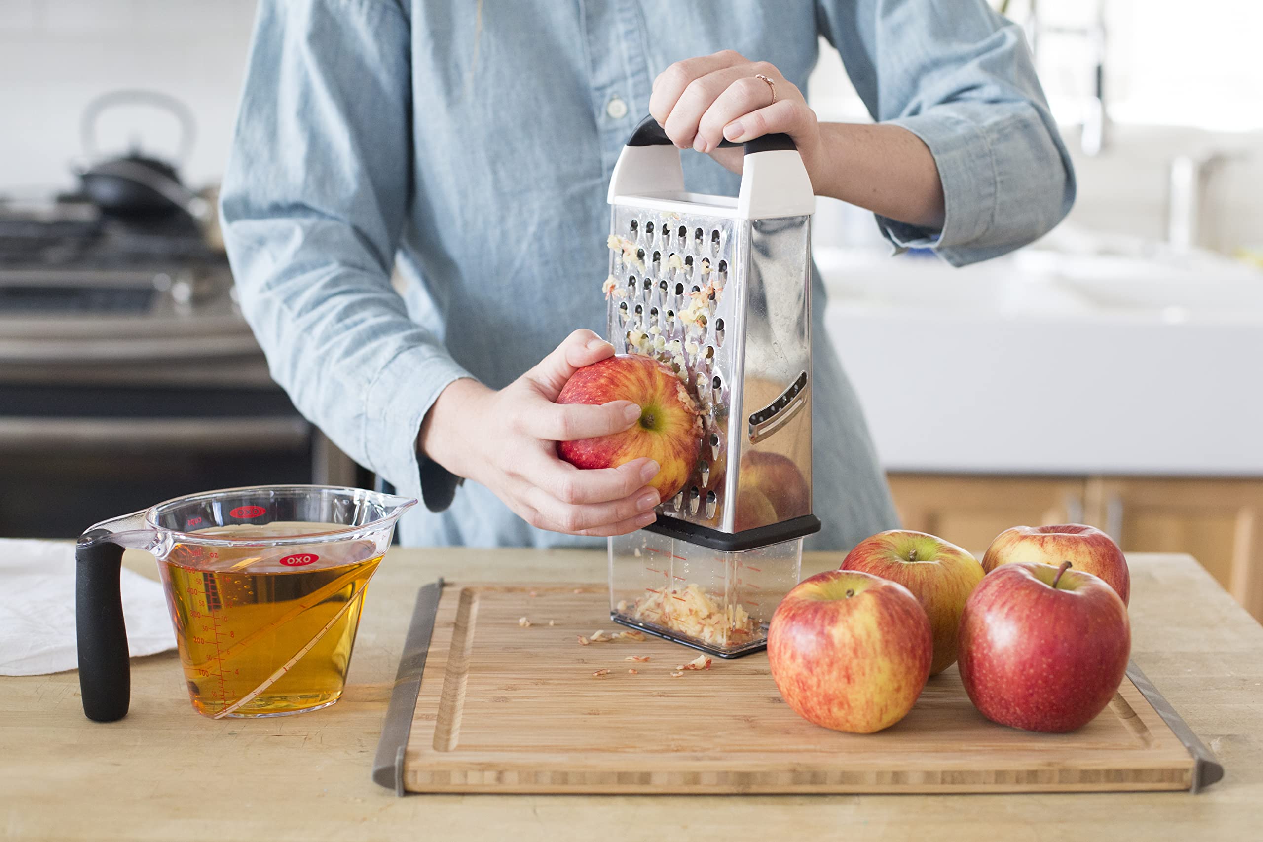 OXO Good Grips Box Grater, diseño compacto para cajones.