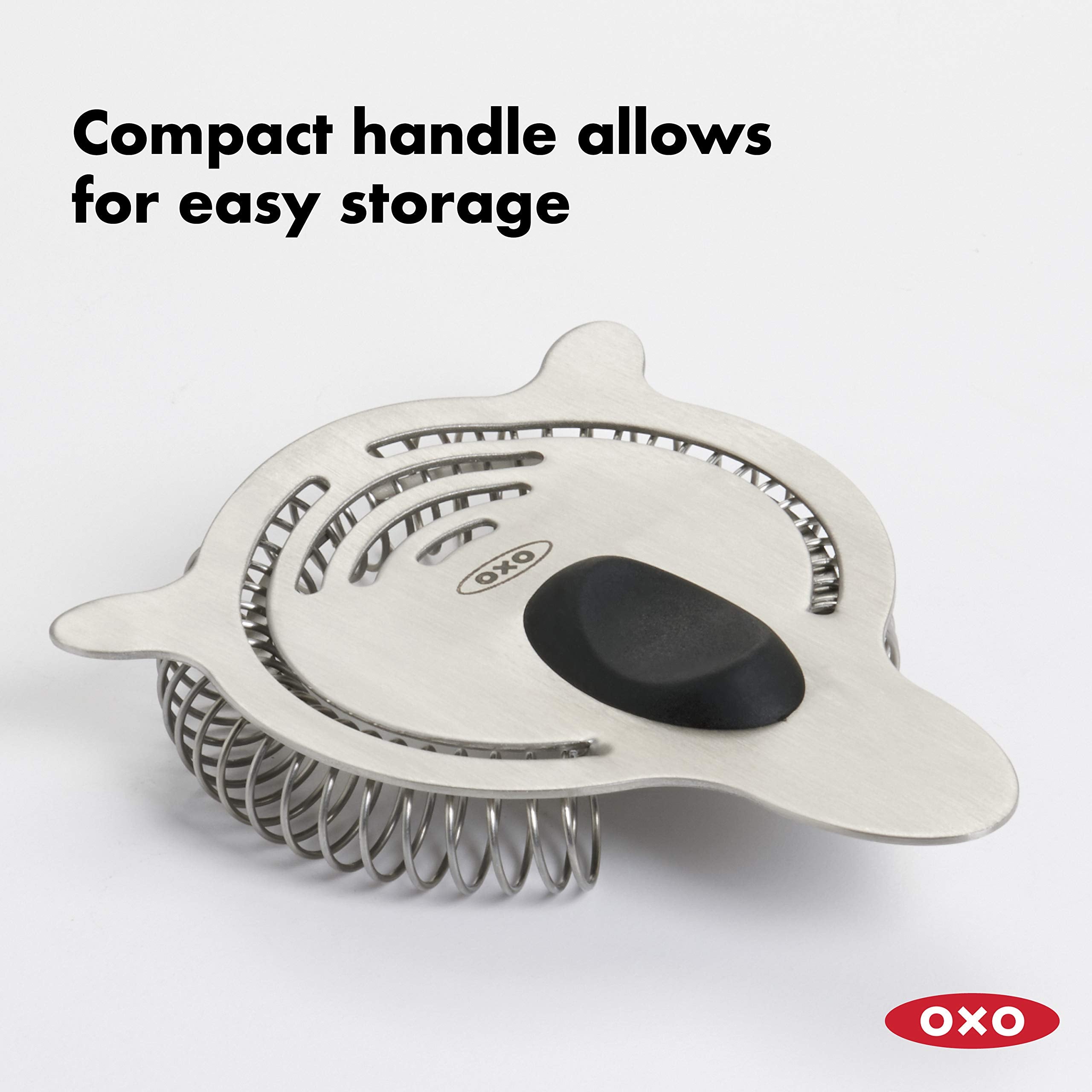 OXO SteeL colador filtrando hielo y fruta para un vertido limpio