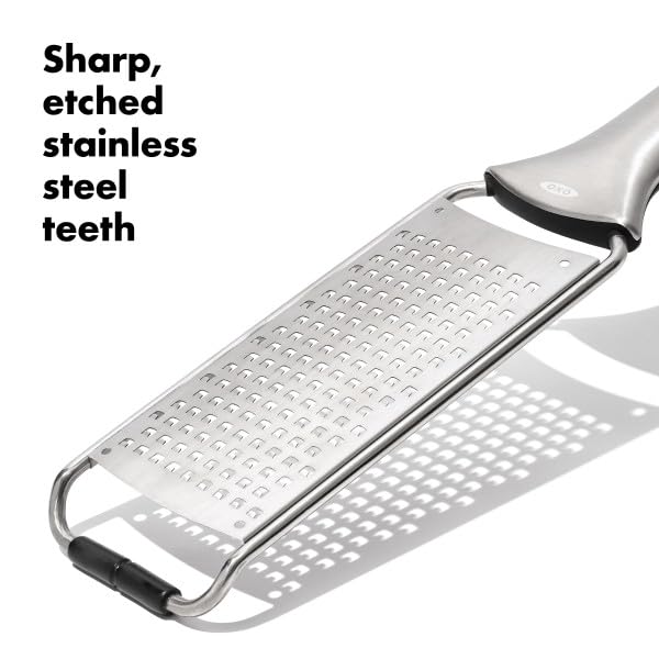 OXO Steel Grater: rallado de queso cremoso para pastas y ensaladas