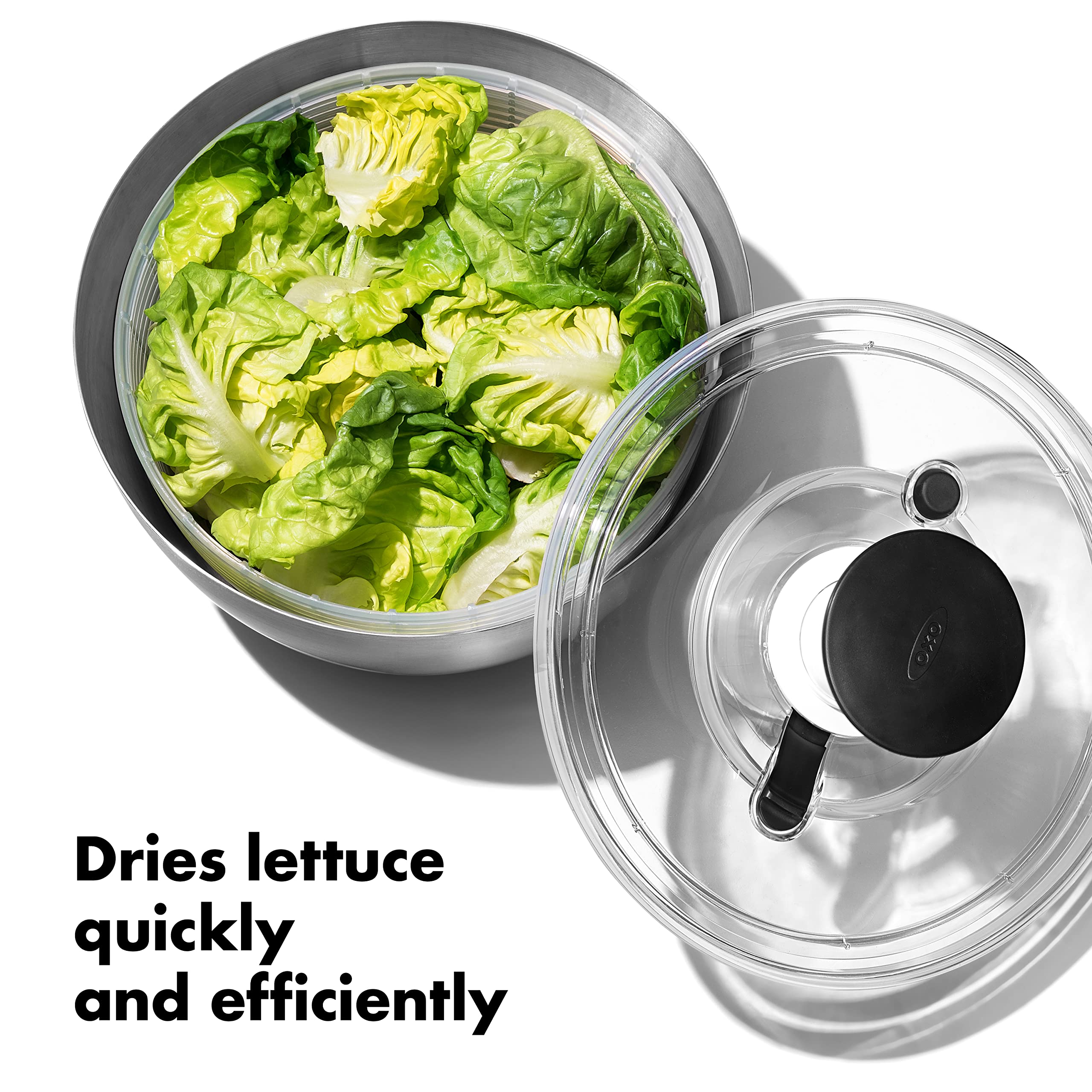 OXO Steel Salad Spinner base-antideslizante mantiene el recipiente estable.
