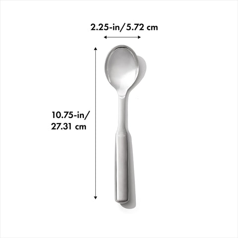 OXO cucharón para servir en mesa y cocina, con estilo.