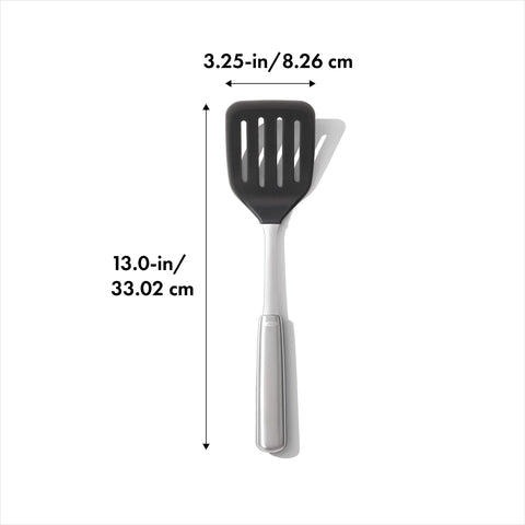 OXO Steel: mango ergonómico y antideslizante para un agarre seguro.