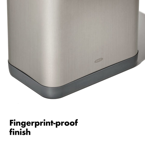 OXO Good Grips gran-capacidad admite múltiples utensilios grandes.