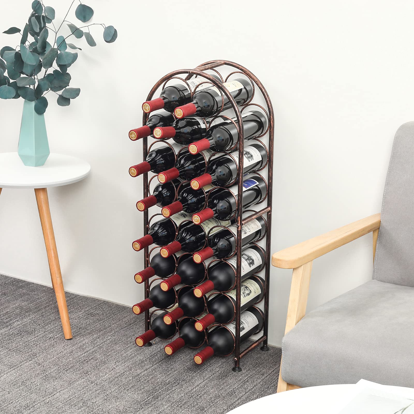 PAG 23-botellas instalación simple con tornillos y pies ajustables.