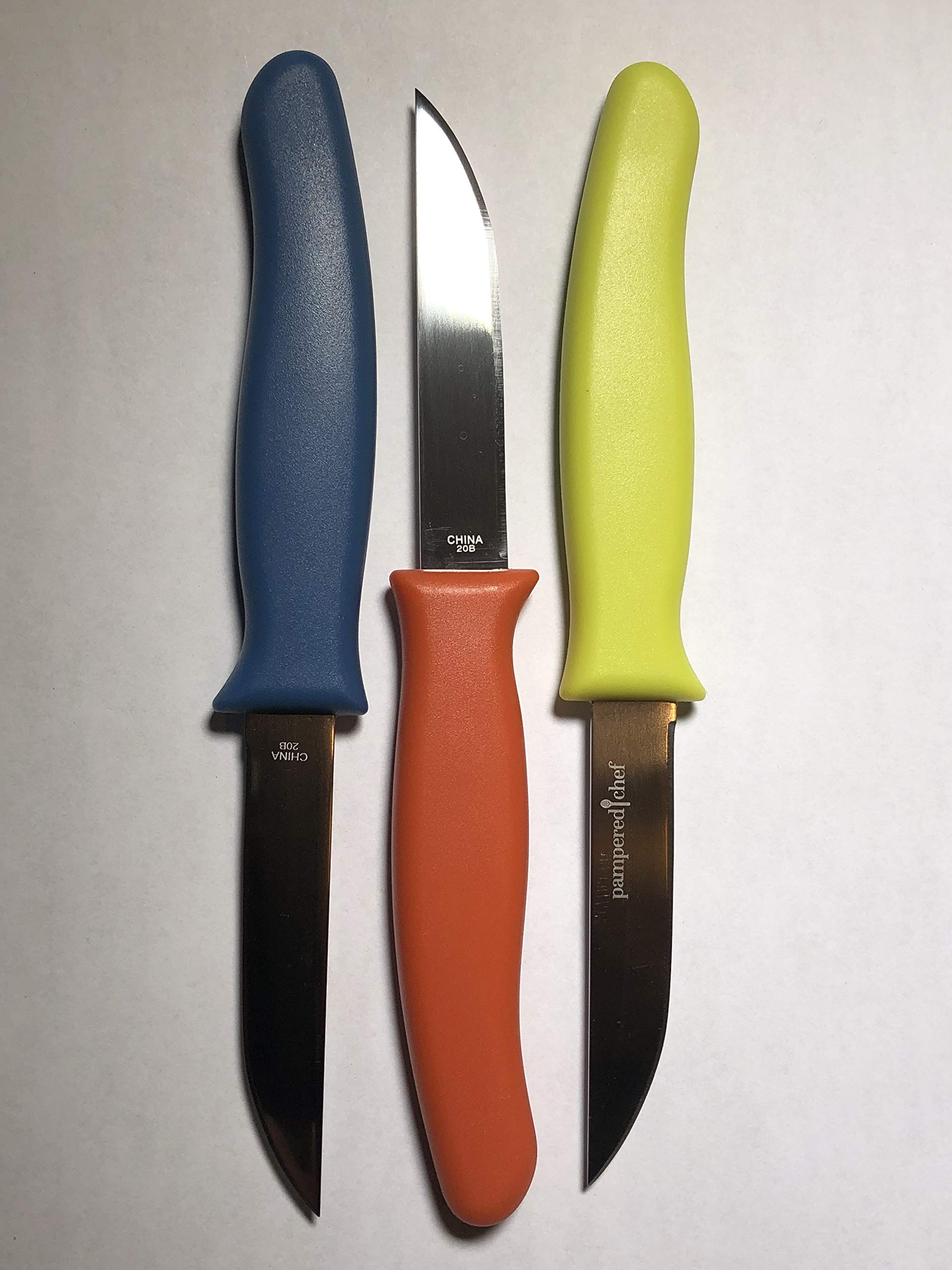 Pampered Chef mango ergonómico para un agarre estable durante el pelado.