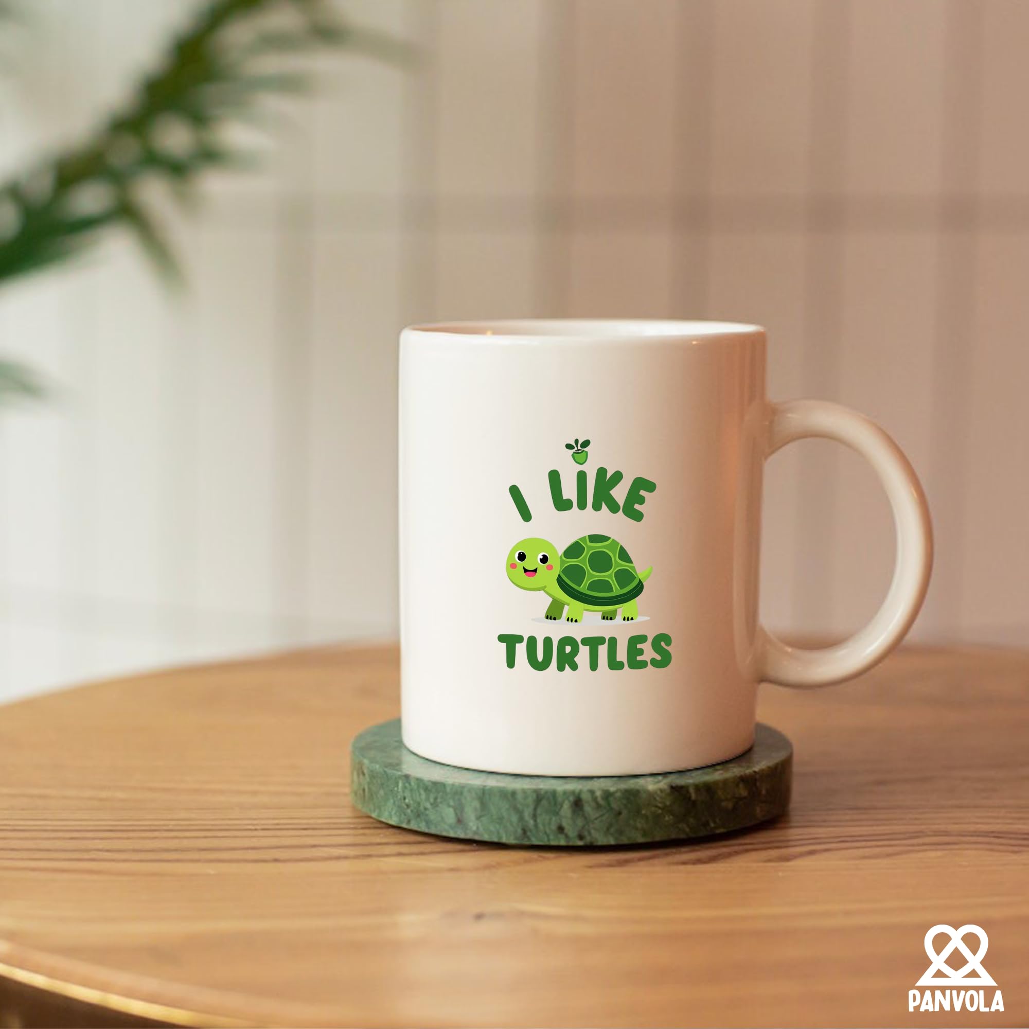 Panvola taza en ambiente marino, ideal para momentos de relajación