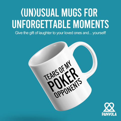 Taza Panvola con mensaje visible en una cara para uso ambiguo de mano.