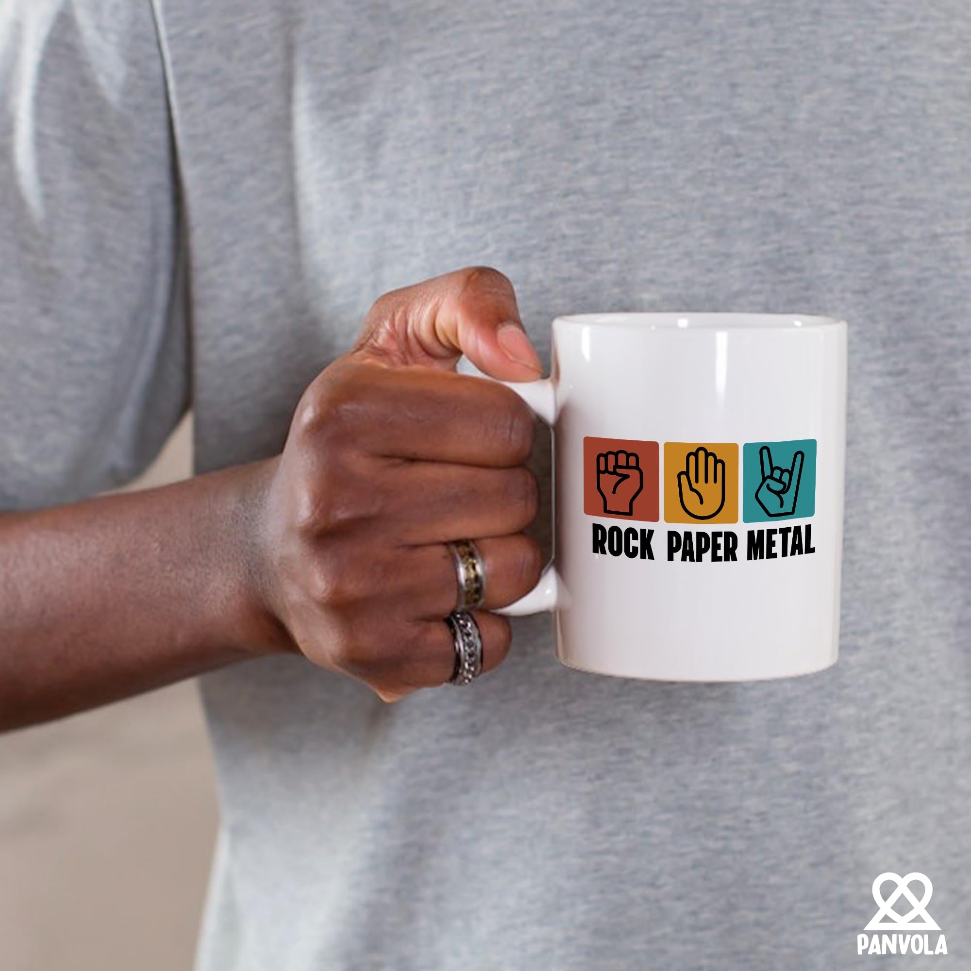 Taza Panvola Rock Paper Metal uso en oficina, perfecto para pausas con café