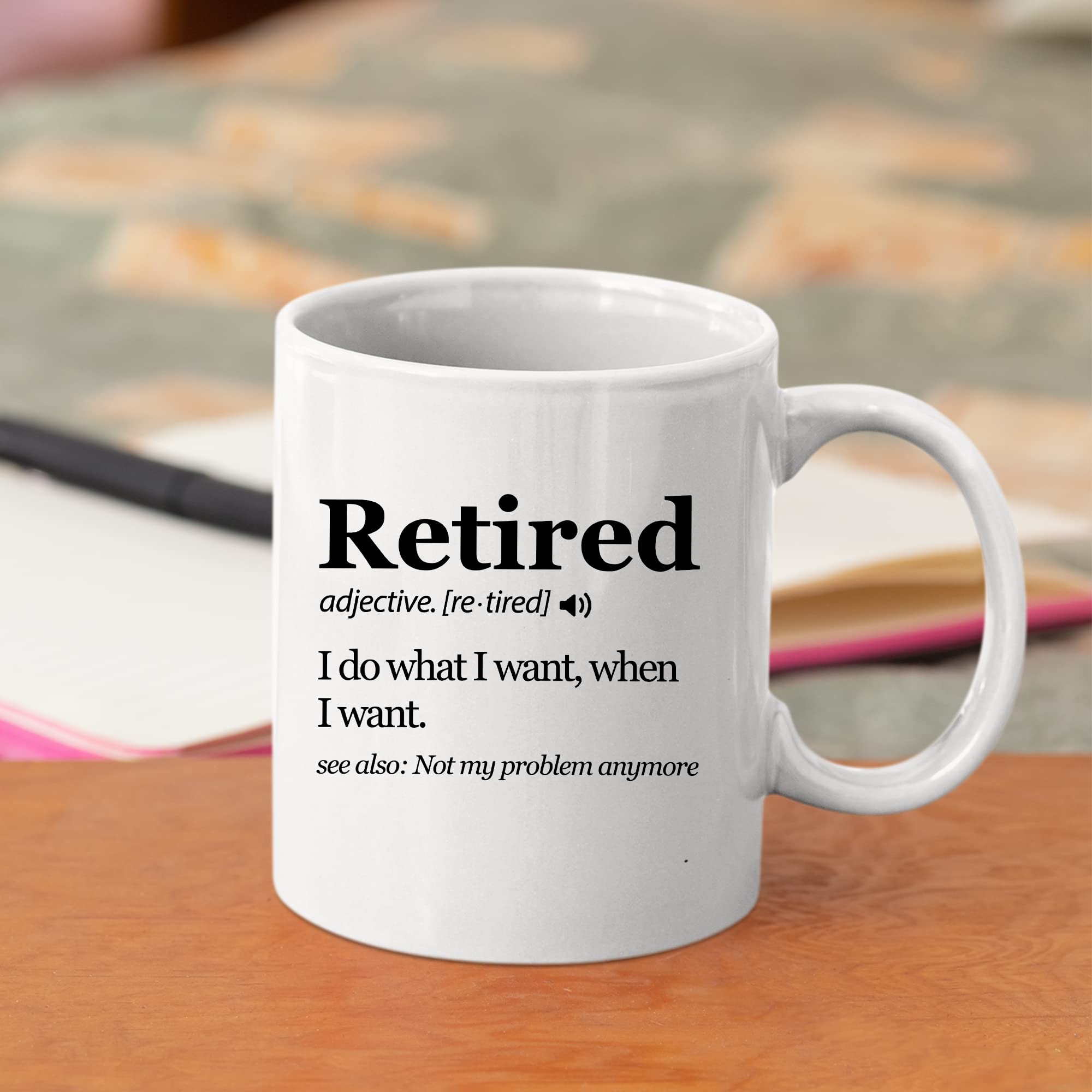 Taza Panvola Definición Jubilación, apta para lavavajillas y microondas, conveniente para uso diario.