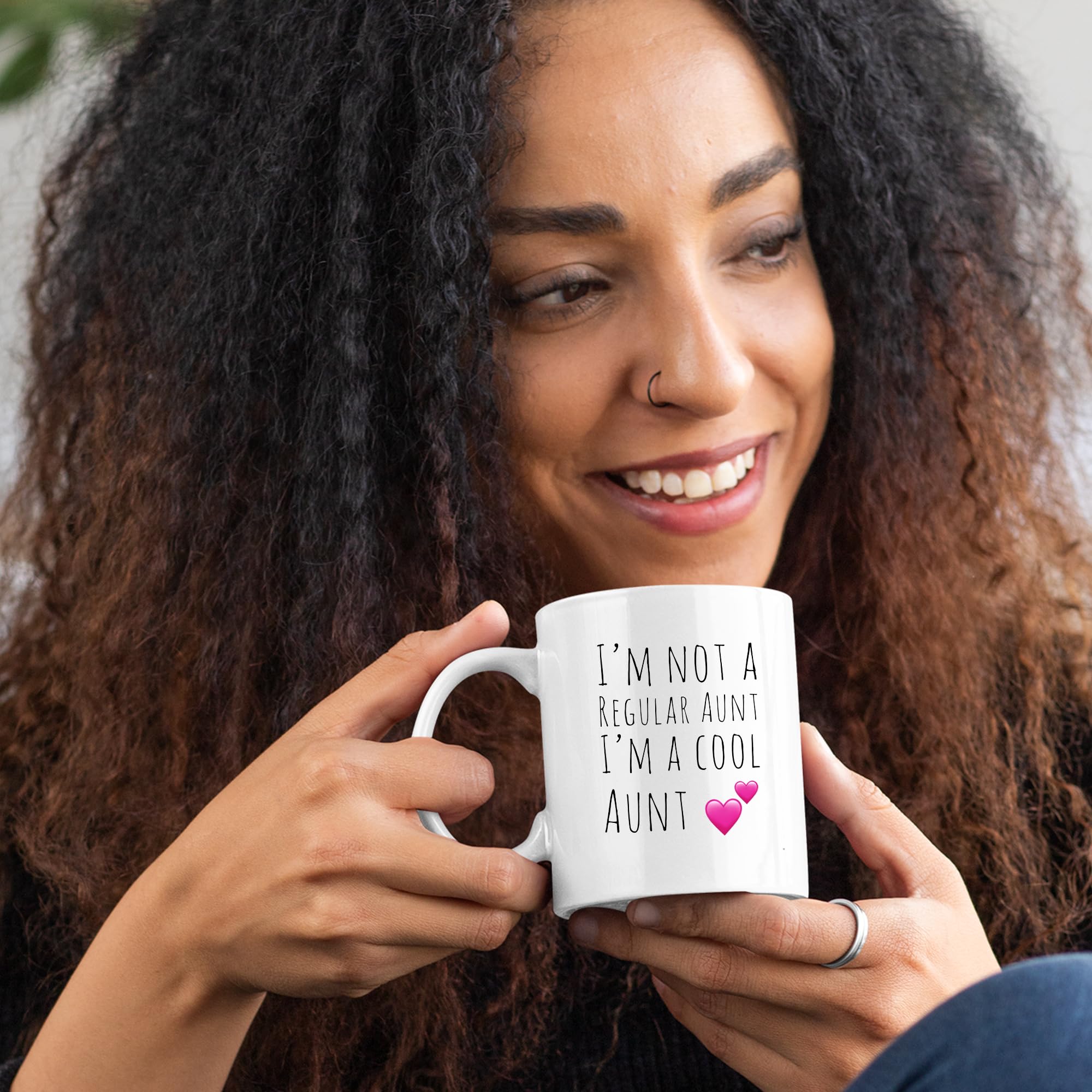 Panvola taza con dibujo humorístico de tía, ideal para oficina.