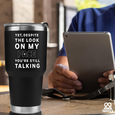 Panvola vaso termico color vibrante, resistente al uso diario y a lavados.
