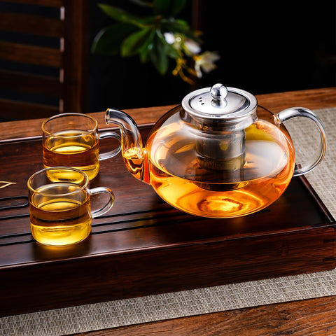 Tetera de vidrio claro ideal para tés bloom e infusiones.