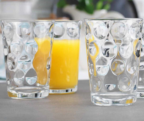 Vasos Pasabahce con interior de burbujas, efecto visual único al servir.