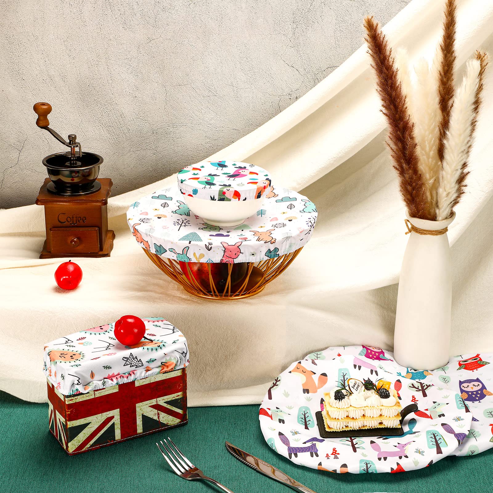 Patelai cubiertas reutilizables con estampados brillantes para cocinas.
