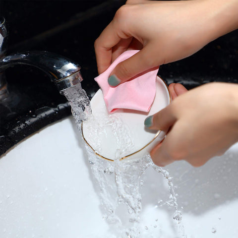 Patelai cerámica es fácil de limpiar, se lava con agua y jabón.