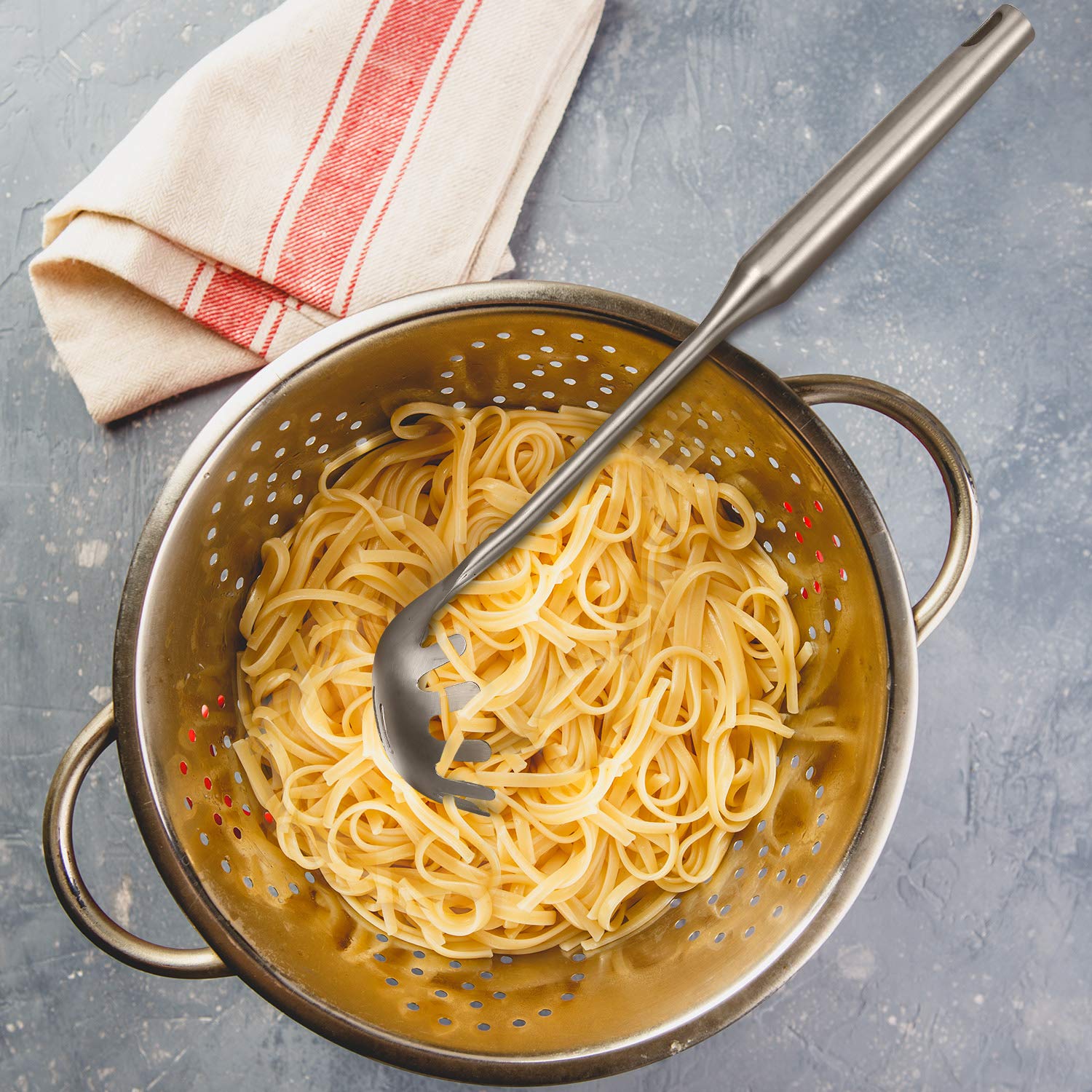 Juego de utensilios para pasta ideal en cocina moderna