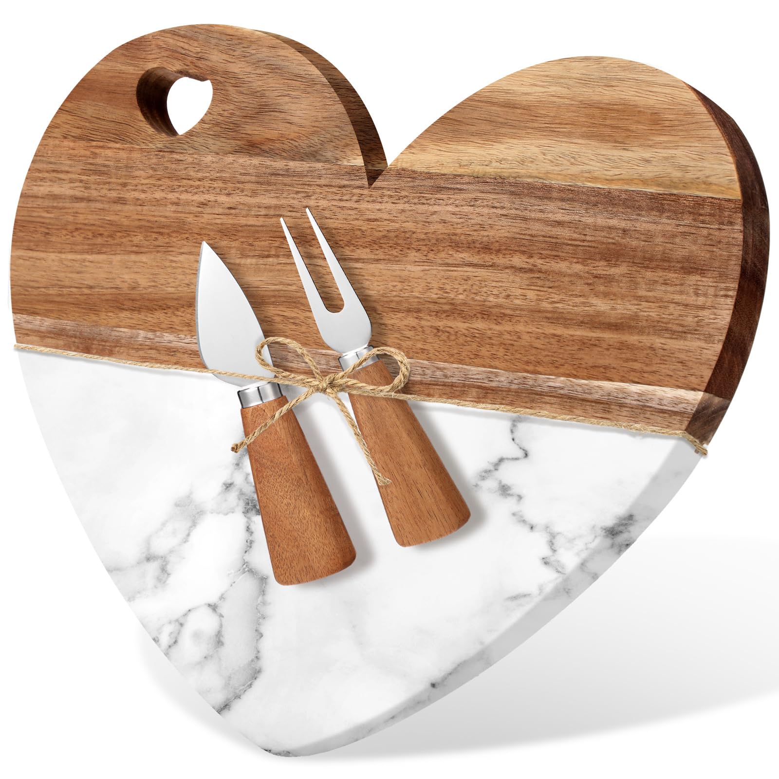 Patelai tablero corazón de mármol y madera, perfecto para servir quesos y aperitivos.