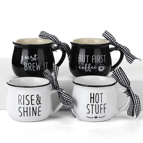 Tazas con asa para mayor comodidad al beber.