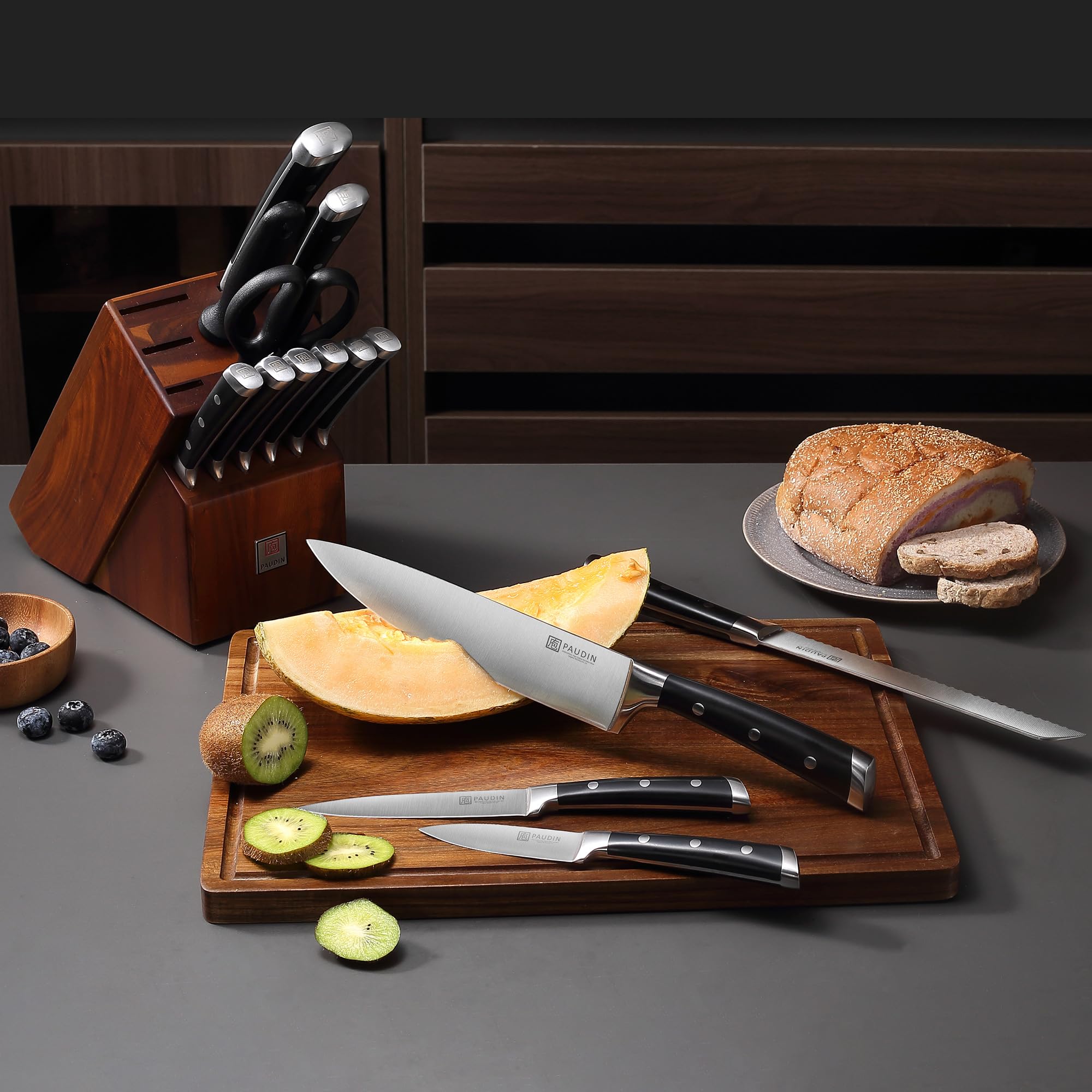 PAUDIN cuchillo chef 8 pulgadas en primer plano, filo afilado para cortes precisos.
