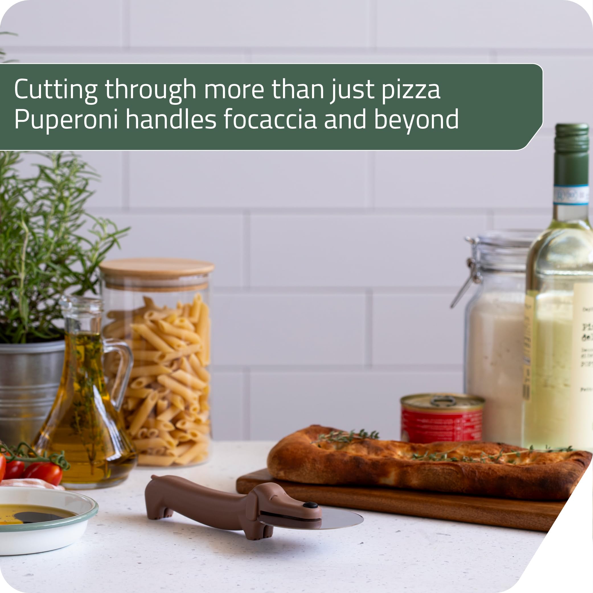 Puperoni: mango plástico durable para un agarre cómodo durante las porciones.