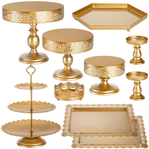 Peohud base tarta tres niveles, presentación elegante para bodas y eventos.