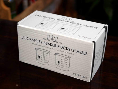 Periodic Tableware Beaker Rocks, conjunto versátil para servir bebidas en cualquier ocasión.