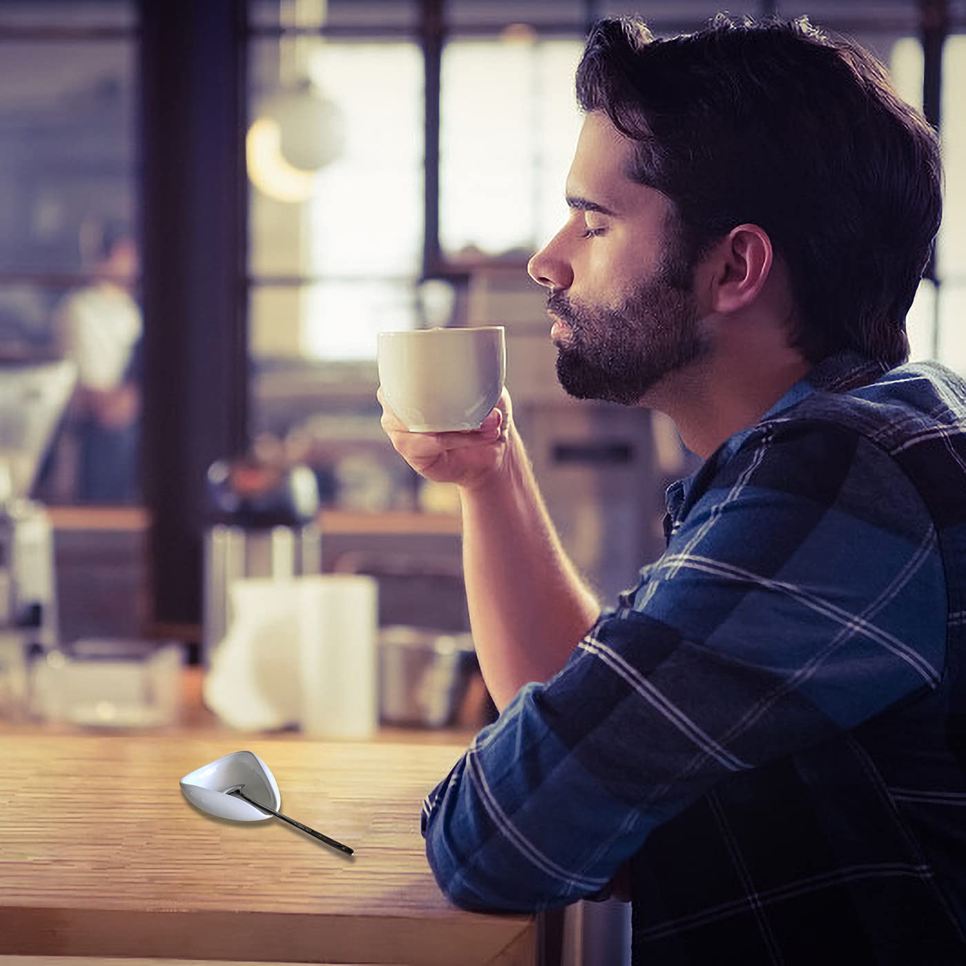 PFCTRJR uso diario en barra de café, mantiene el área ordenada.