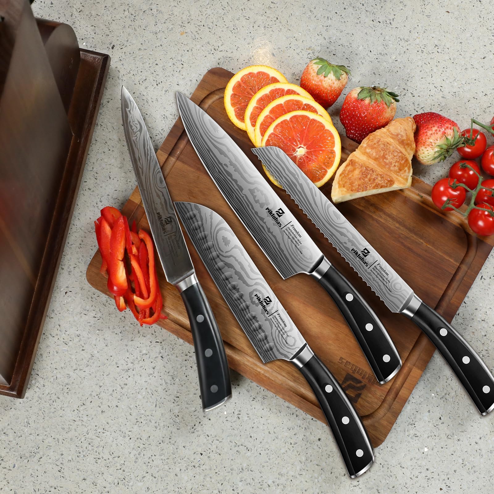 Piklohas: cuchillo chef con patrón Damascus y hoja afilada para cortes precisos