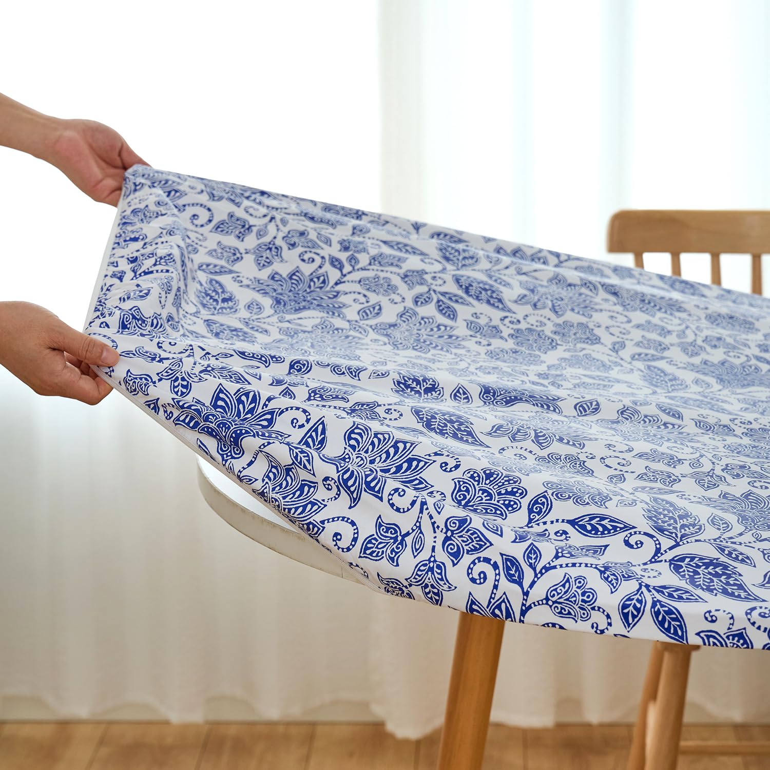 Pioggia funda ovalada con reverso de flanela para mayor proteccion y confort.
