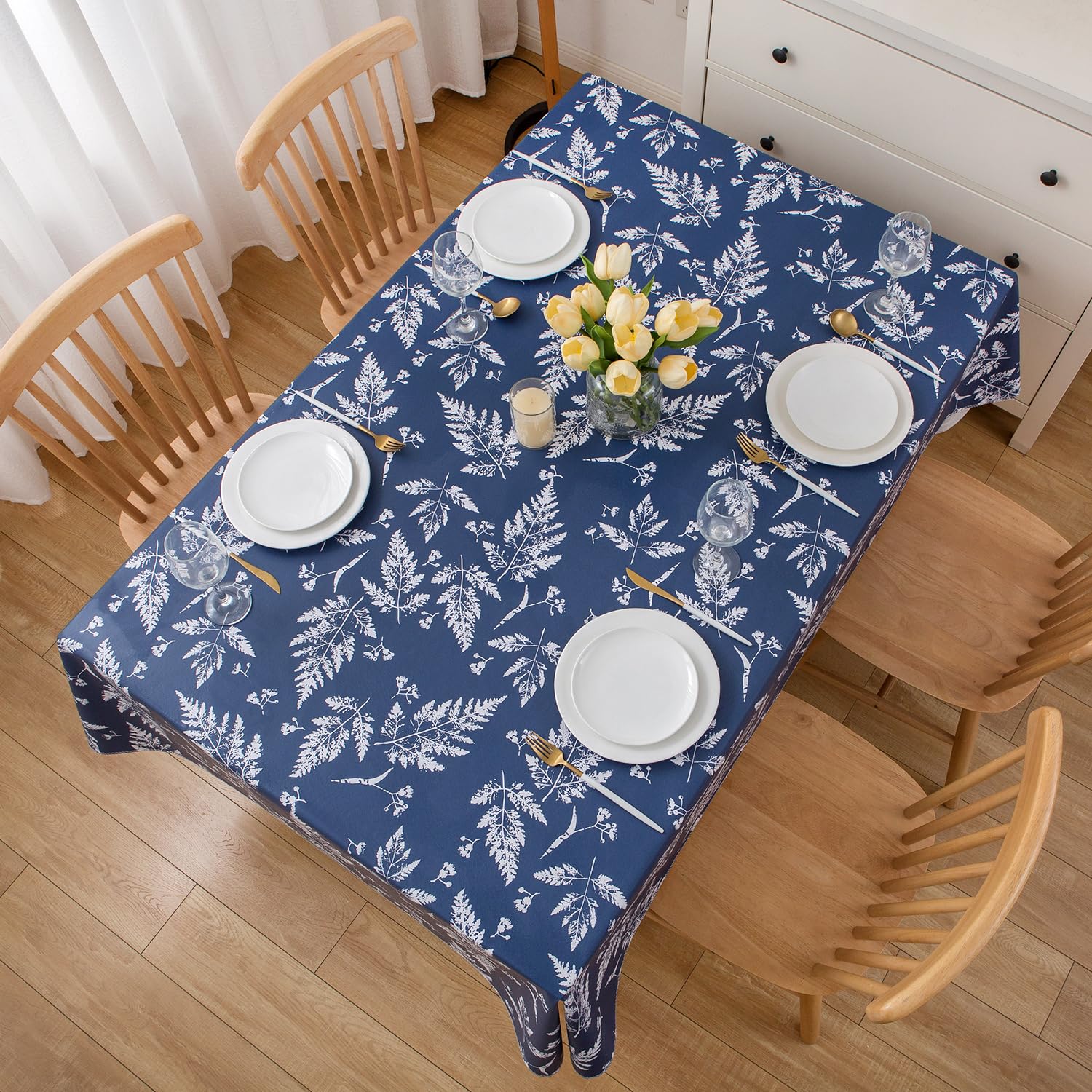 Mantel Pioggia anti manchas facilita la limpieza tras comidas.