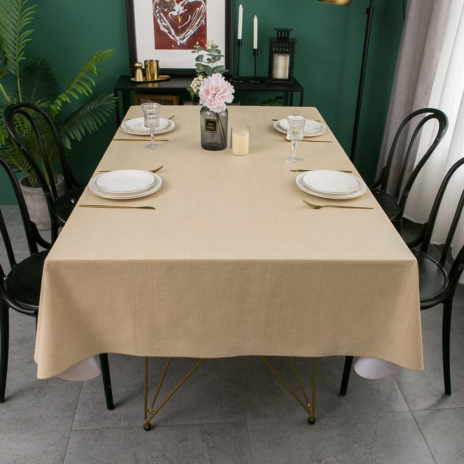Ideal para interiores y exteriores, fácil de guardar.