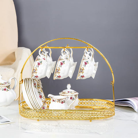 Diseño frontal de Piscepio dorado para exhibir utensilios con estilo.