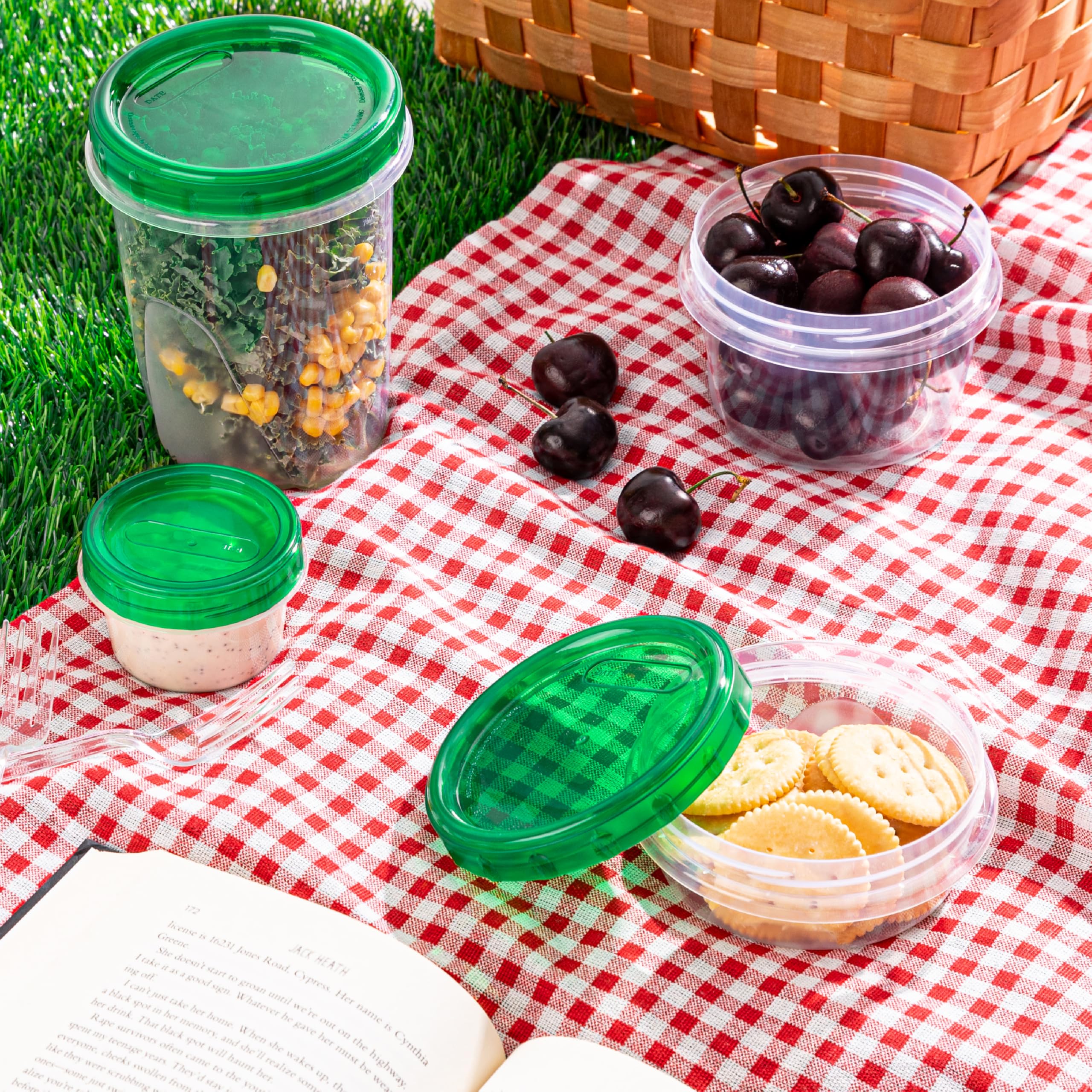 PLASTICPRO: recipientes transparentes y apilables con tapas verdes para un frigorífico ordenado.