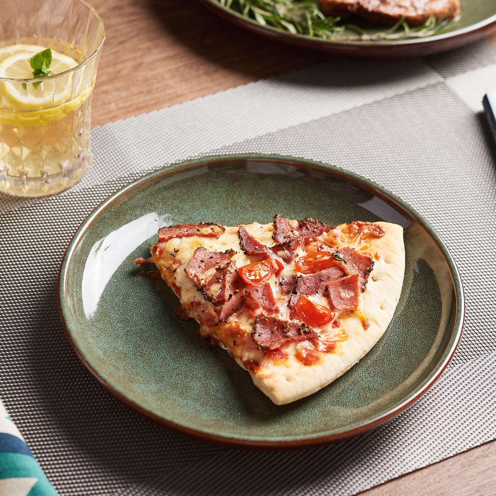 Pokini vajilla ideal para regalos o celebraciones modernas.