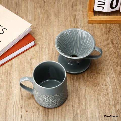 Polydremio empaque del set gris, diseño compacto para cocina.